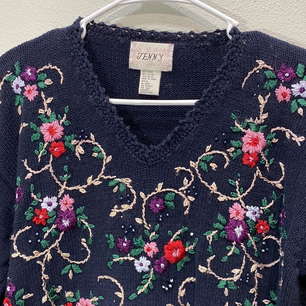 Vintage Jenny‎ embroidered sweater navy floral beaded - Picture 2 of 9